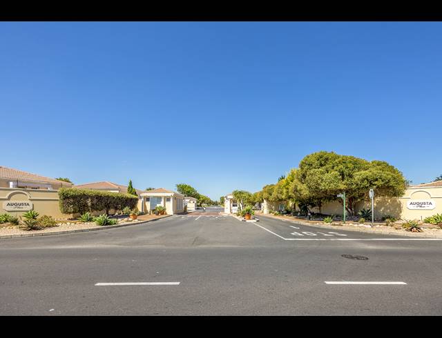 3 BEDROOM GATED ESTATE TO LET IN SUNNINGDALE